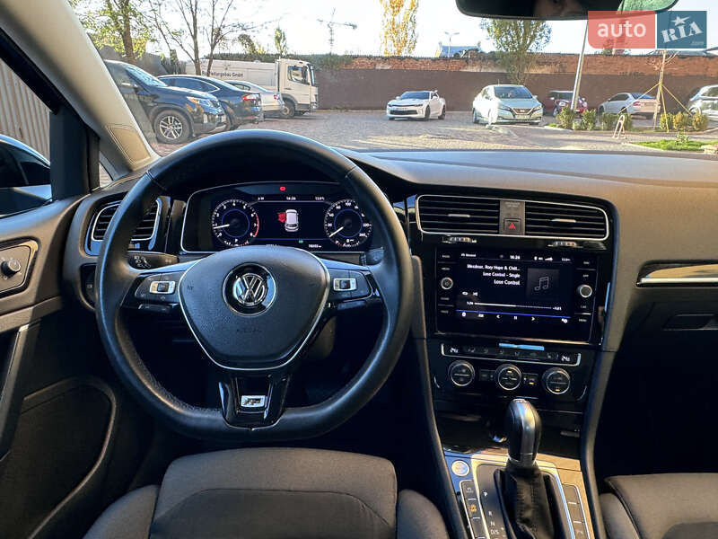 Хэтчбек Volkswagen Golf 2019 в Киеве фото 25 Хэтчбек Volkswagen Golf 2019 в Киеве