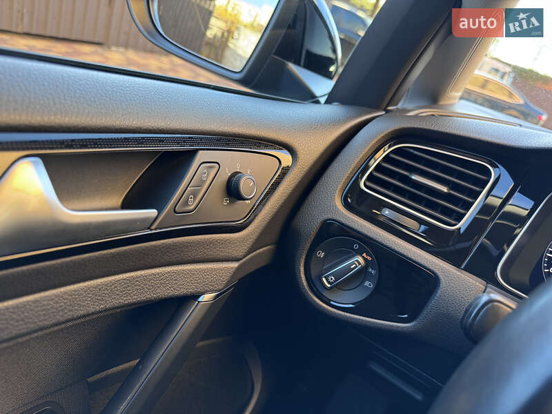 Хэтчбек Volkswagen Golf 2019 в Киеве фото 37 Хэтчбек Volkswagen Golf 2019 в Киеве
