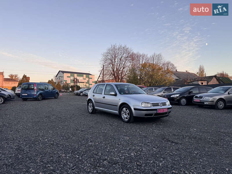 Хэтчбек Volkswagen Golf 2002 в Звенигородке