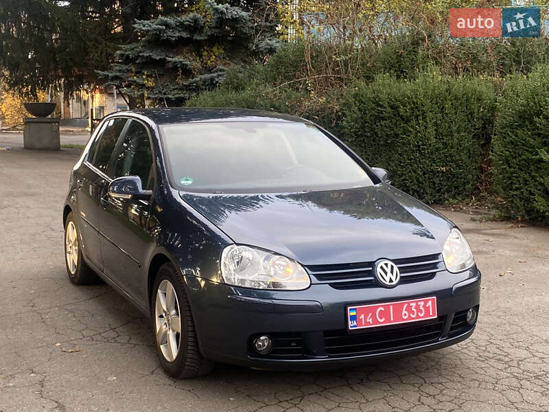 Хэтчбек Volkswagen Golf 2008 в Умани