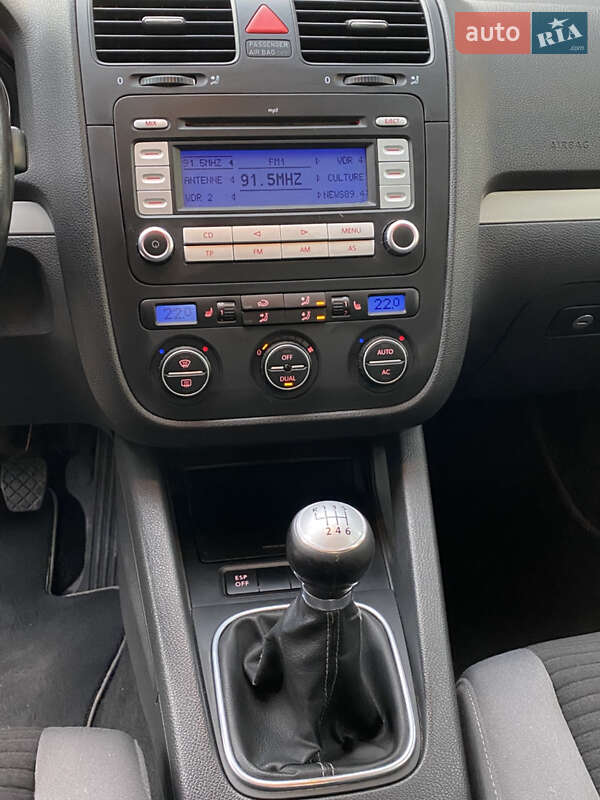 Хэтчбек Volkswagen Golf 2008 в Умани