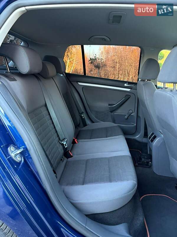 Хетчбек Volkswagen Golf 2007 в Хмельницькому