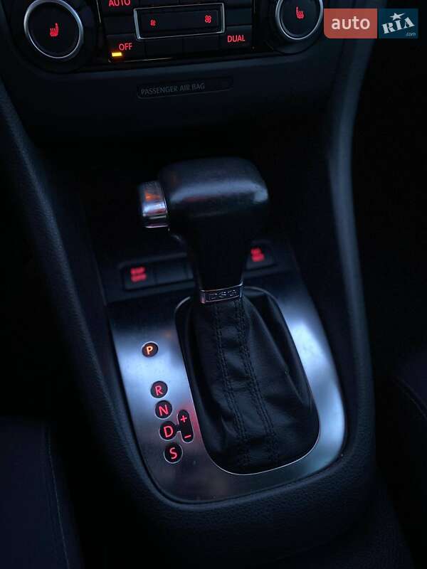 Хетчбек Volkswagen Golf 2009 в Нововолинську