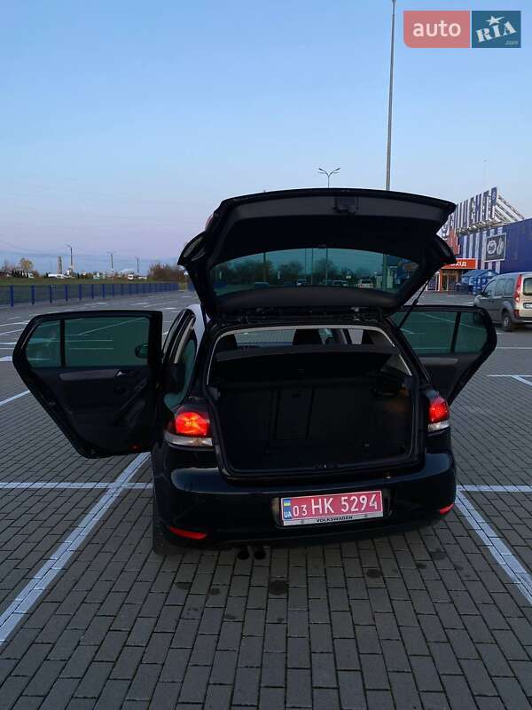 Хетчбек Volkswagen Golf 2009 в Нововолинську