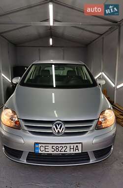Хэтчбек Volkswagen Golf 2005 в Черновцах
