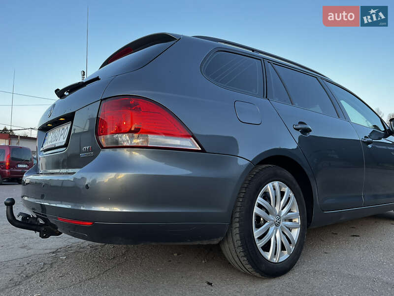Универсал Volkswagen Golf 2010 в Львове