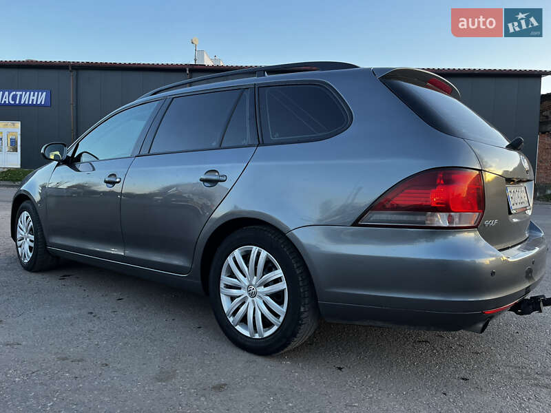 Универсал Volkswagen Golf 2010 в Львове