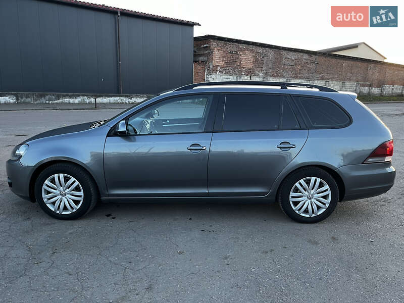 Универсал Volkswagen Golf 2010 в Львове