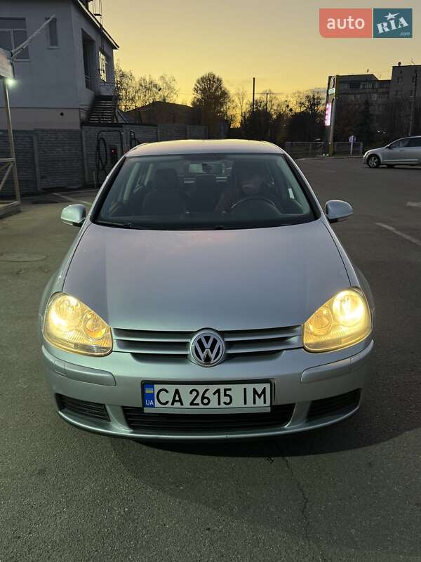 Хэтчбек Volkswagen Golf 2007 в Каменке
