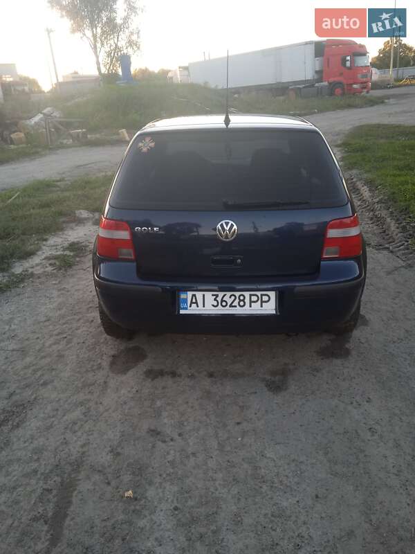 Хэтчбек Volkswagen Golf 2003 в Броварах