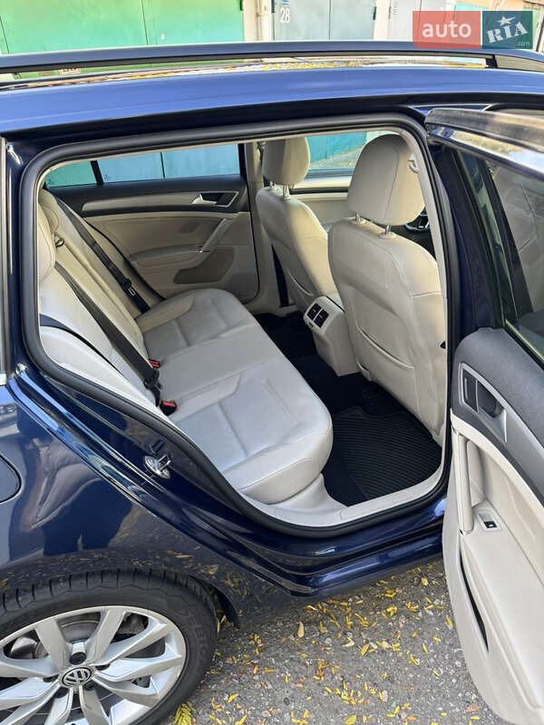 Универсал Volkswagen Golf 2015 в Одессе