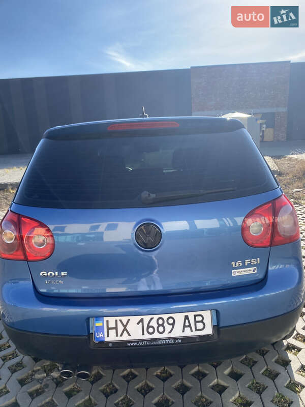 Хетчбек Volkswagen Golf 2003 в Хмельницькому