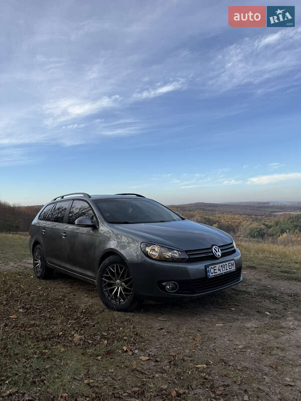 Універсал Volkswagen Golf 2011 в Чернівцях