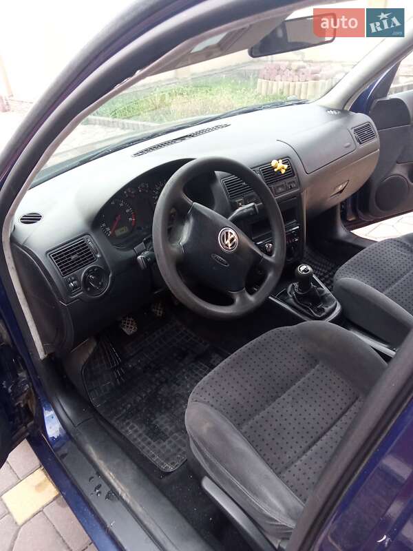 Хетчбек Volkswagen Golf 1997 в Виноградові