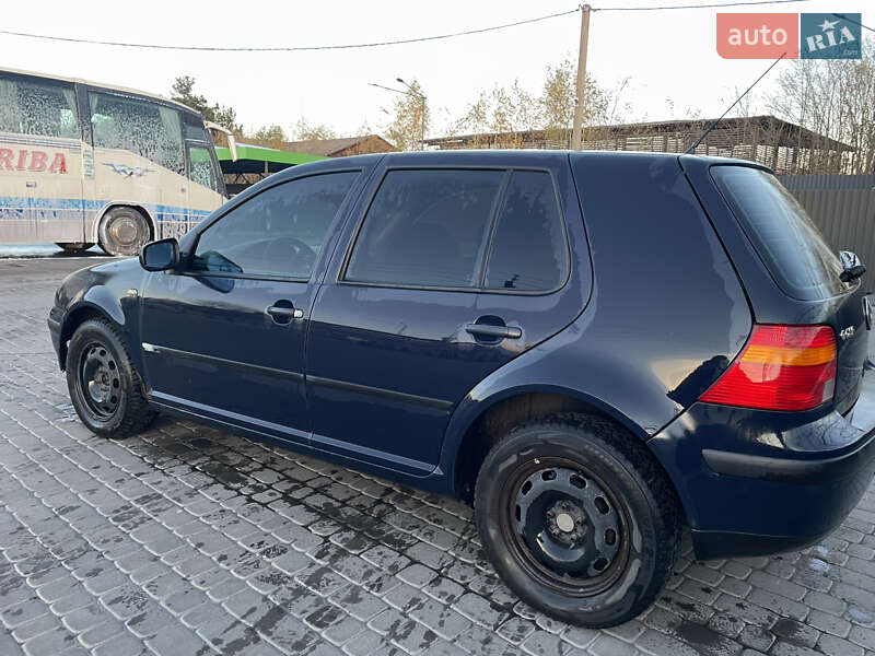 Хетчбек Volkswagen Golf 1998 в Великих Мостах
