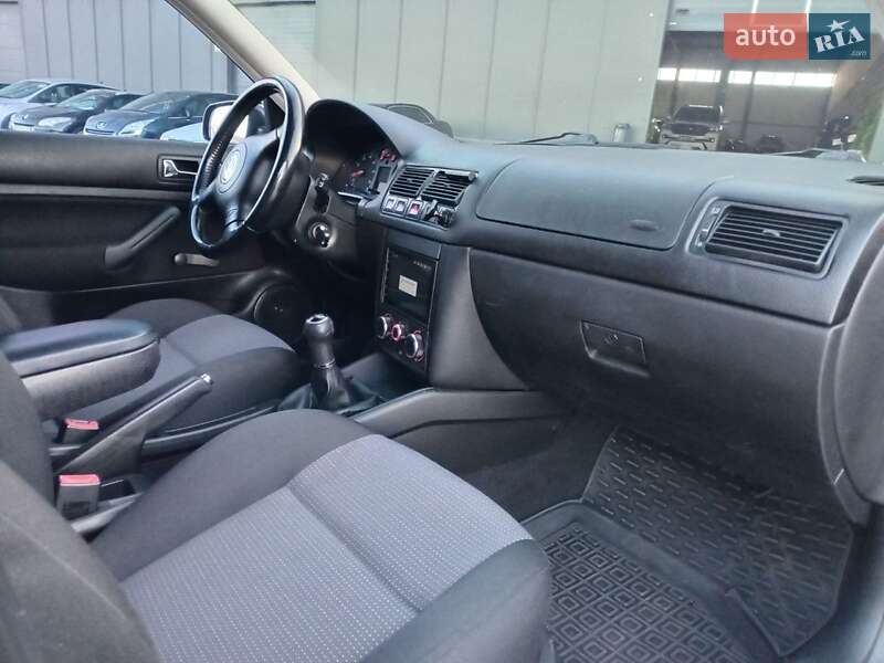 Хэтчбек Volkswagen Golf 2000 в Львове