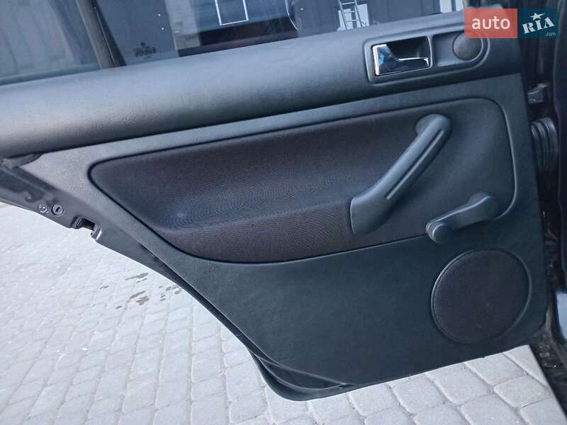 Хэтчбек Volkswagen Golf 2000 в Львове