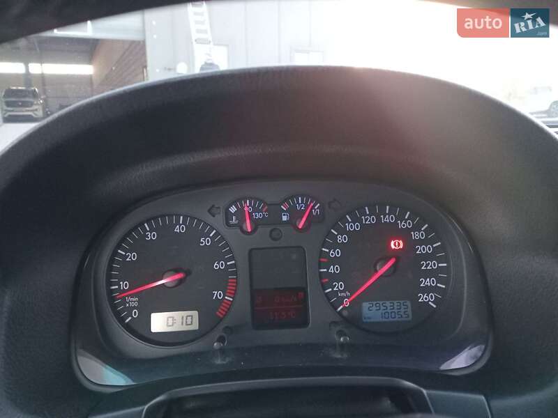 Хэтчбек Volkswagen Golf 2000 в Львове