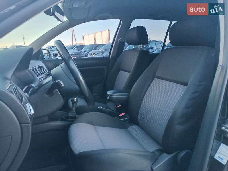 Хэтчбек Volkswagen Golf 2000 в Львове