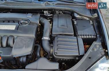 Хэтчбек Volkswagen Golf 2006 в Ковеле