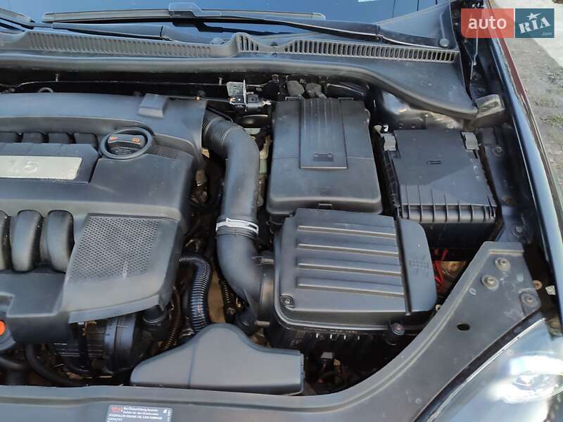 Хэтчбек Volkswagen Golf 2006 в Ковеле