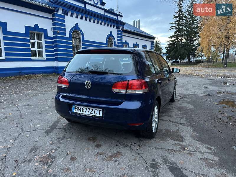Хэтчбек Volkswagen Golf 2010 в Лебедине