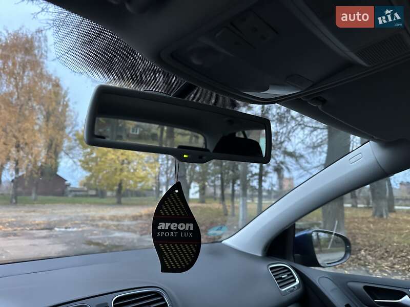 Хэтчбек Volkswagen Golf 2010 в Лебедине