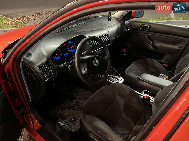 Хэтчбек Volkswagen Golf 1999 в Днепре