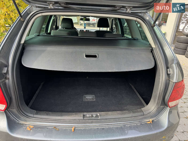 Універсал Volkswagen Golf 2009 в Старокостянтинові