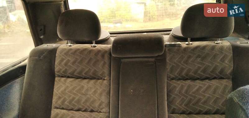 Хэтчбек Volkswagen Golf 1984 в Золочеве