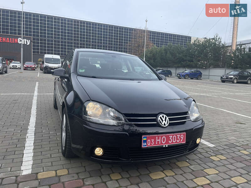 Хэтчбек Volkswagen Golf 2008 в Локачах