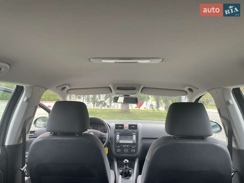 Хэтчбек Volkswagen Golf 2008 в Локачах