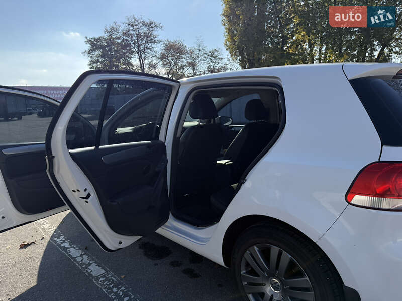 Хетчбек Volkswagen Golf 2009 в Кременчуці