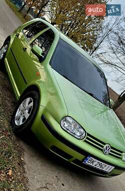 Хетчбек Volkswagen Golf 1999 в Клевані