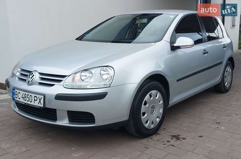 Хетчбек Volkswagen Golf 2004 в Бориславі