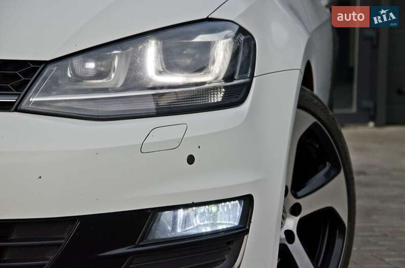 Універсал Volkswagen Golf 2015 в Сарнах