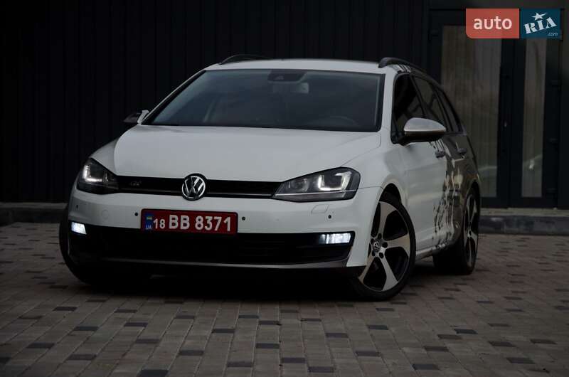 Універсал Volkswagen Golf 2015 в Сарнах