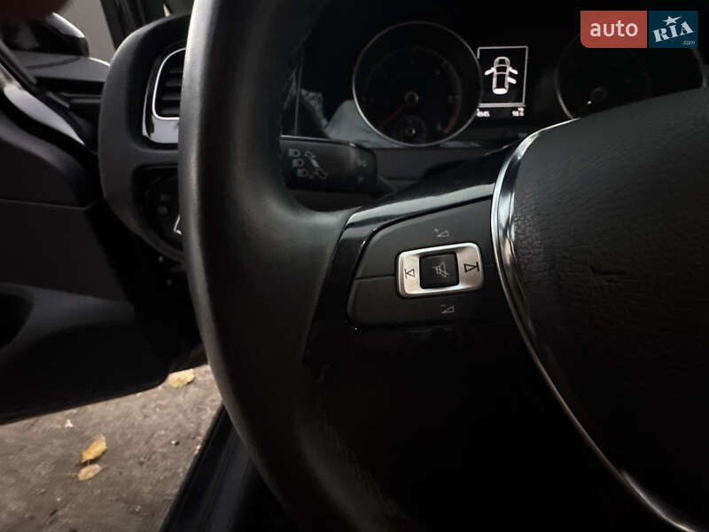 Хэтчбек Volkswagen Golf 2014 в Одессе