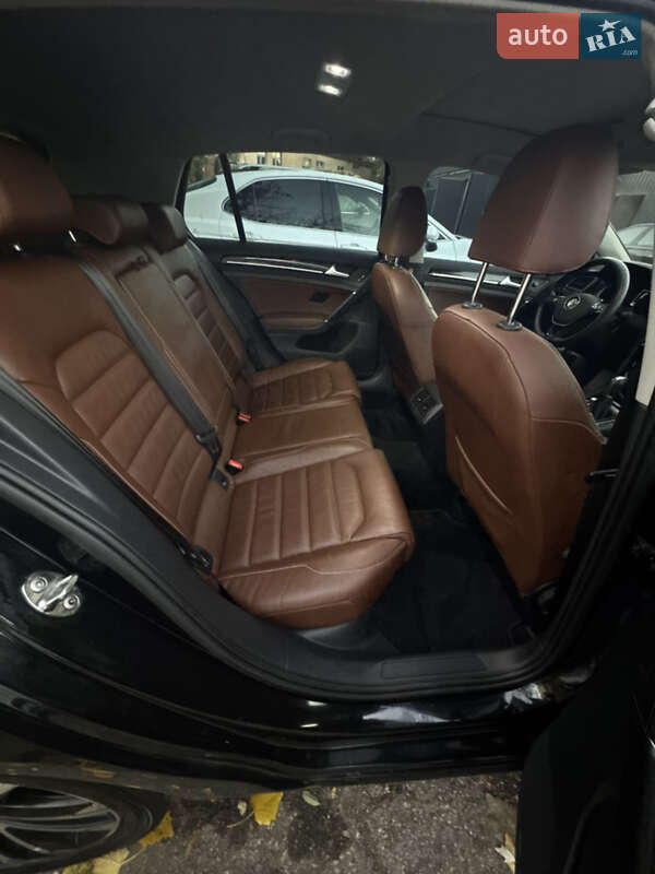 Хэтчбек Volkswagen Golf 2014 в Одессе