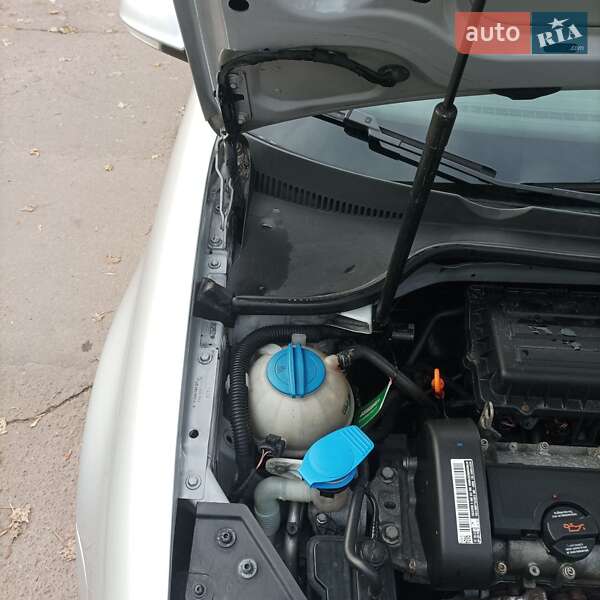 Універсал Volkswagen Golf 2009 в Житомирі