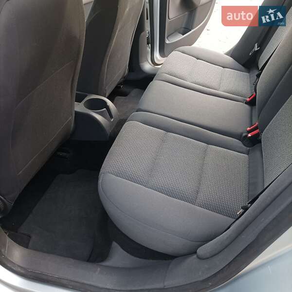 Універсал Volkswagen Golf 2009 в Житомирі