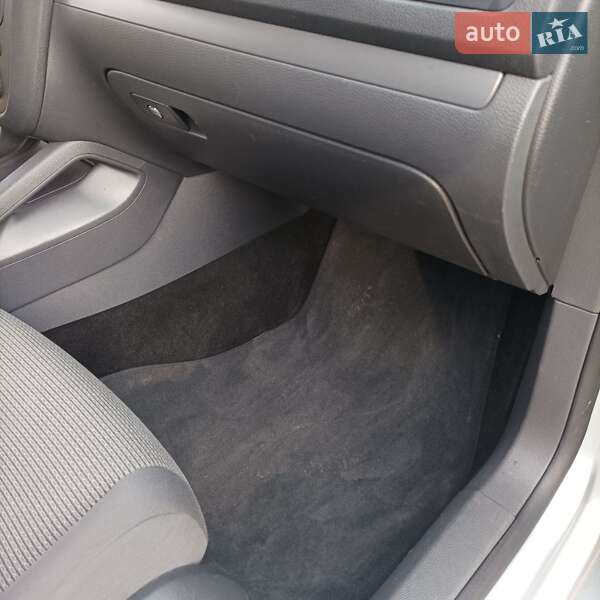 Універсал Volkswagen Golf 2009 в Житомирі