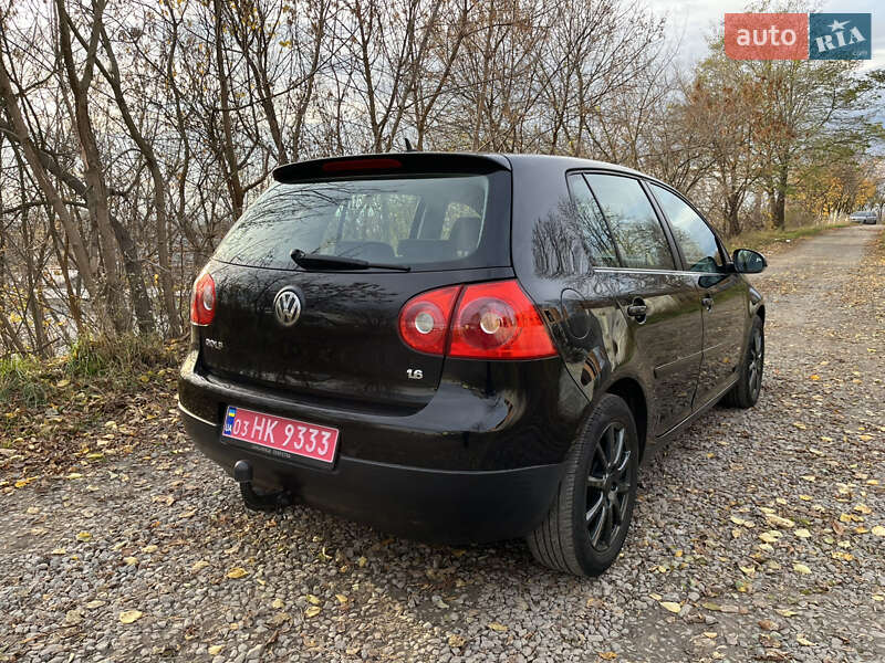 Хэтчбек Volkswagen Golf 2007 в Ровно
