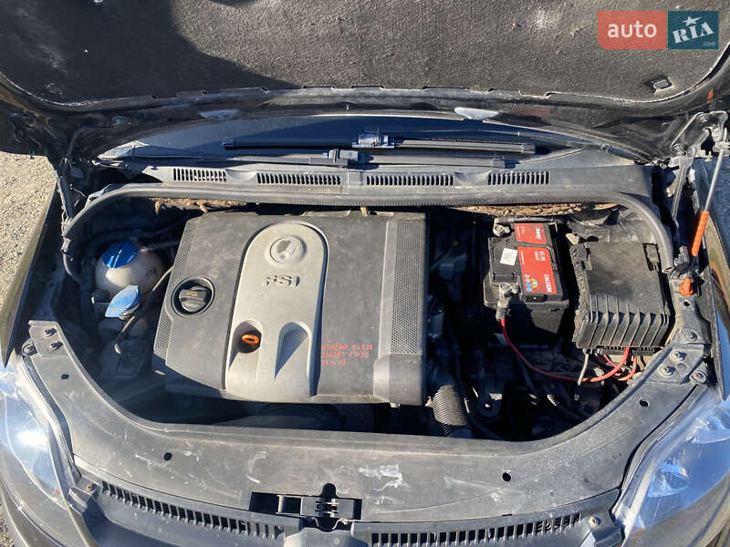 Хэтчбек Volkswagen Golf 2005 в Косове