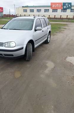 Універсал Volkswagen Golf 2002 в Березному