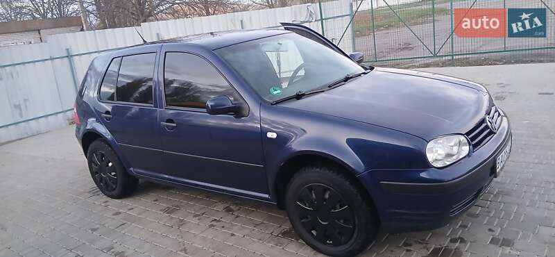 Хэтчбек Volkswagen Golf 2003 в Кропивницком