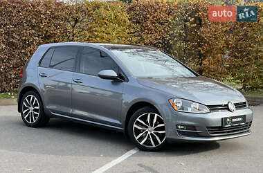 Хетчбек Volkswagen Golf 2015 в Києві