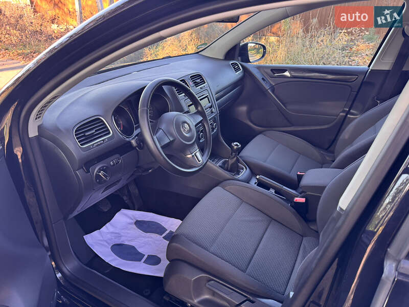 Хэтчбек Volkswagen Golf 2011 в Виннице