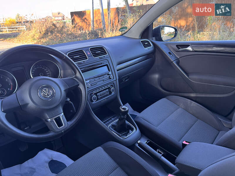 Хэтчбек Volkswagen Golf 2011 в Виннице