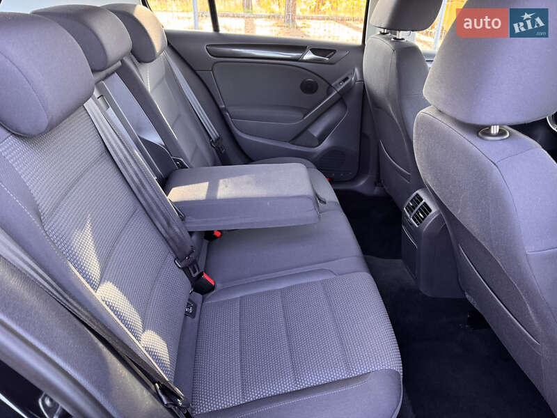 Хэтчбек Volkswagen Golf 2011 в Виннице